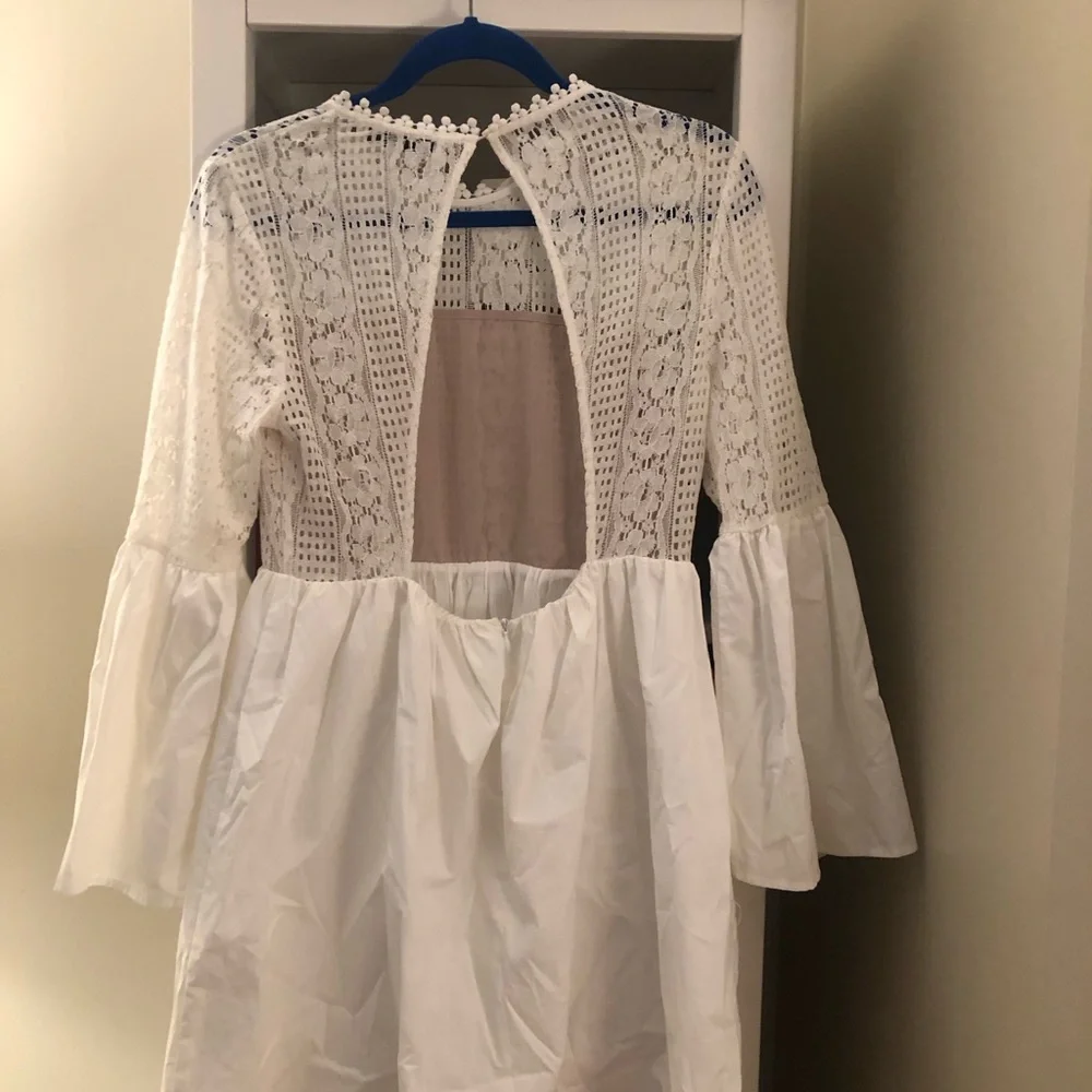 White dress with lace top - Picture 2 of 4